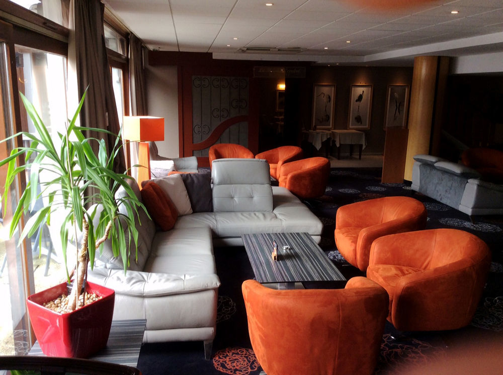 Domaine De La Foret D'Orient, Logis Hotel, Restaurant, Spa Et Golf Rouilly-Sacey Exteriör bild